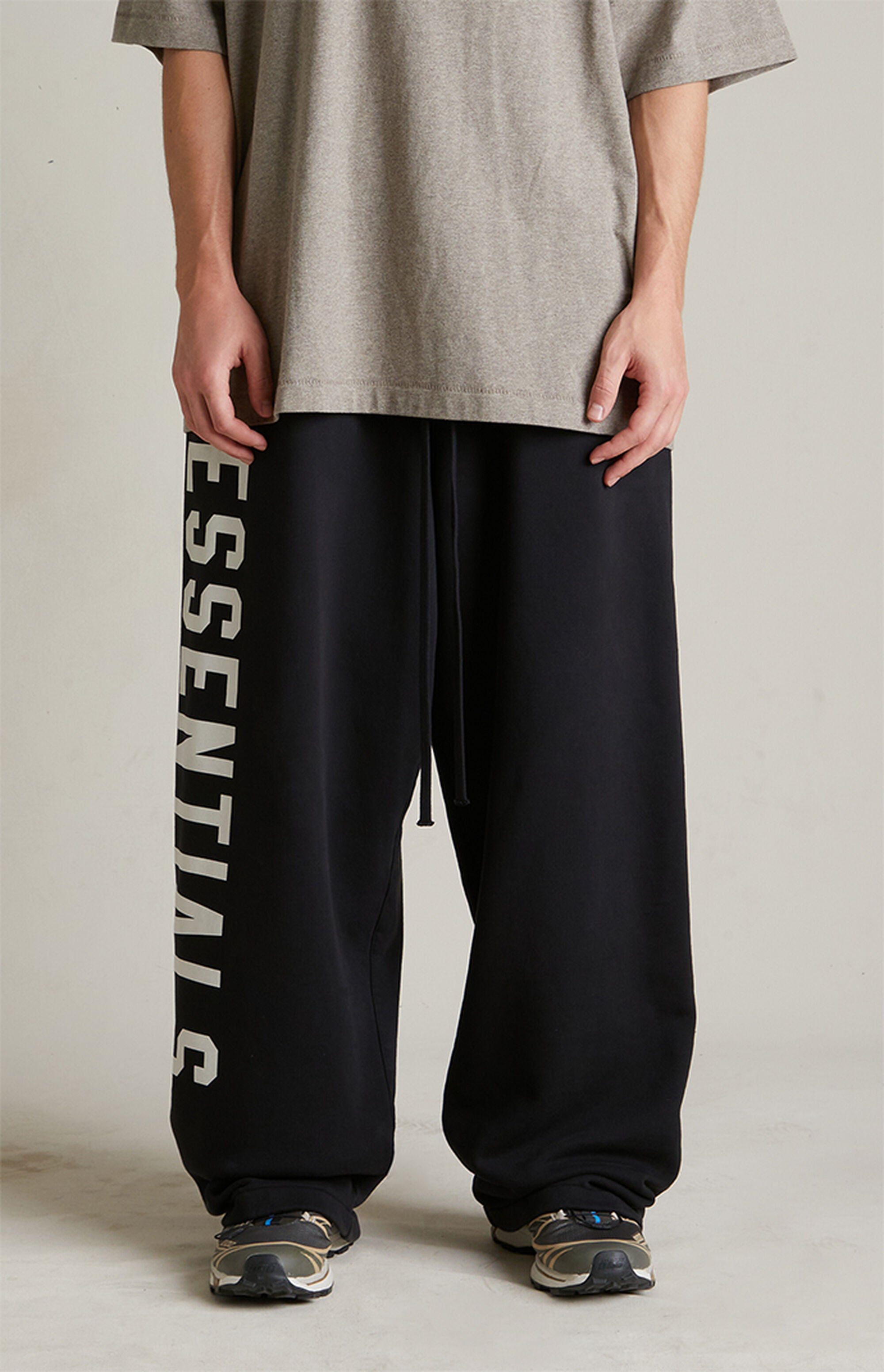 Fear of God ESSENTIALS Black Heavy Fleece Relaxed Sweatpants