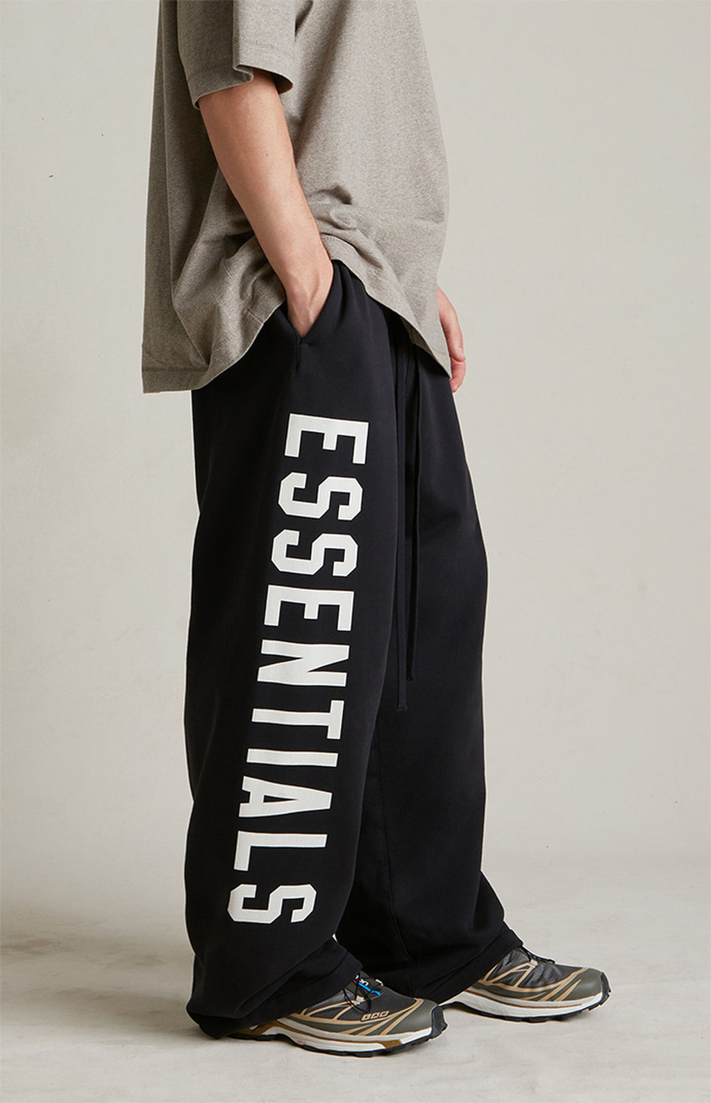 Fear of God ESSENTIALS Black Heavy Fleece Relaxed Sweatpants