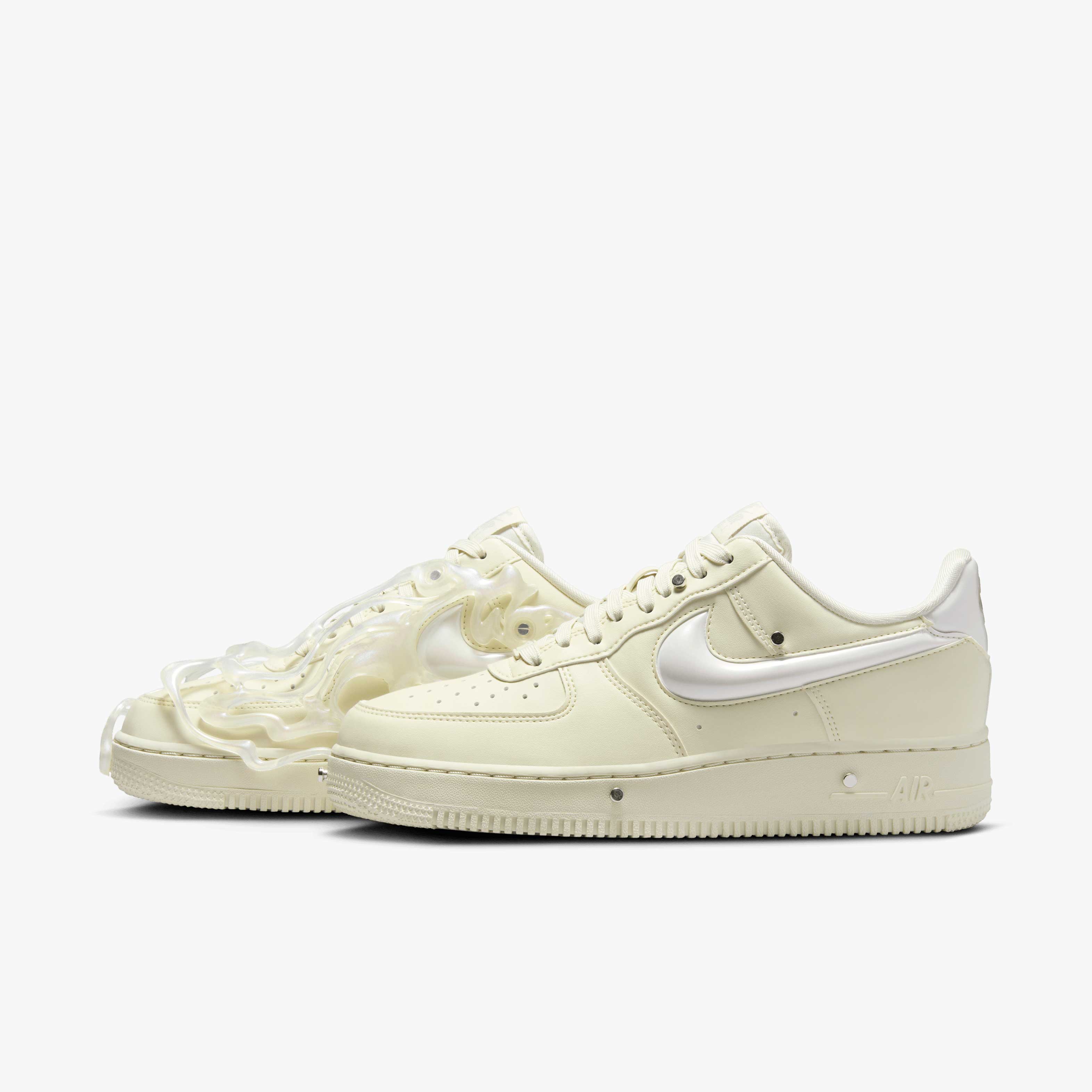 Nike Air Force 1 07 LX