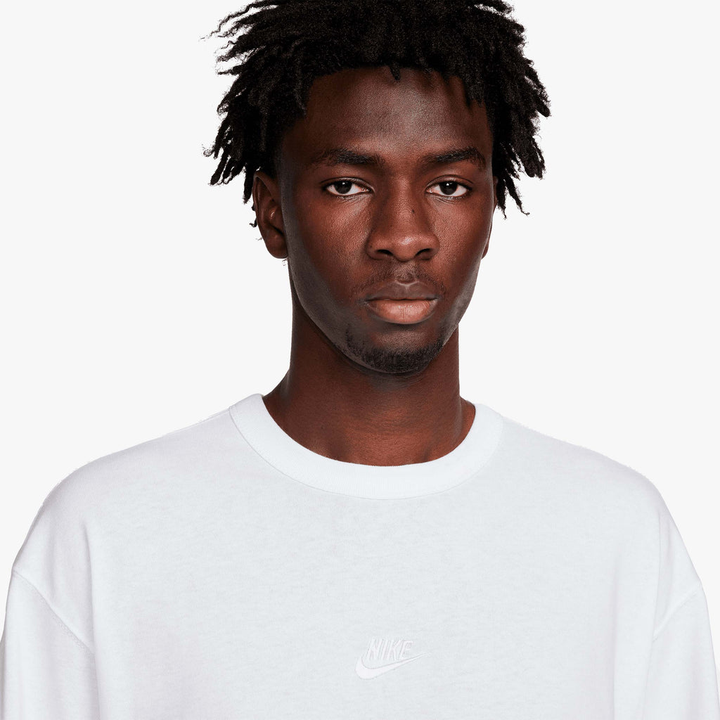 Nike Sportswear Premium Essentials