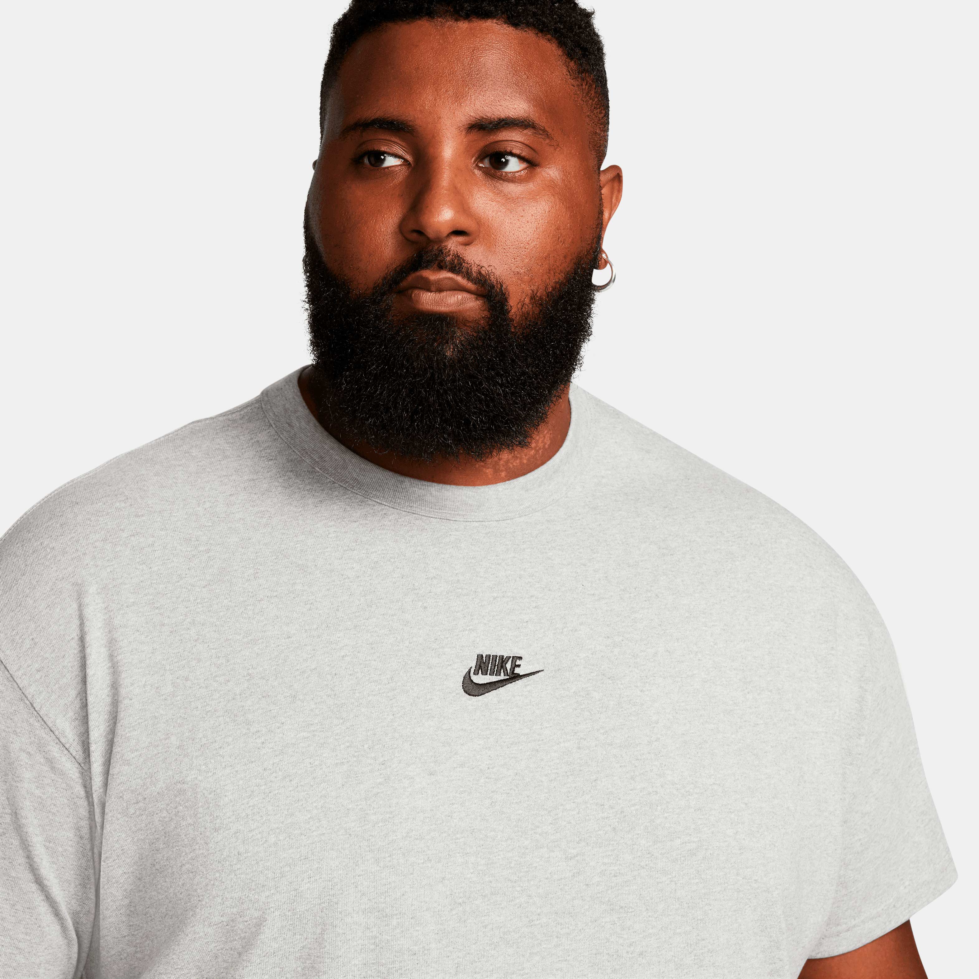 Nike Camiseta Sportswear Premium Essentials