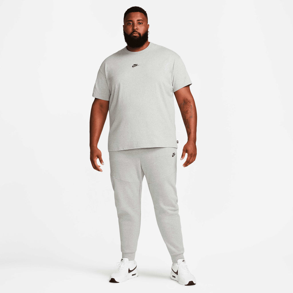 Nike Camiseta Sportswear Premium Essentials