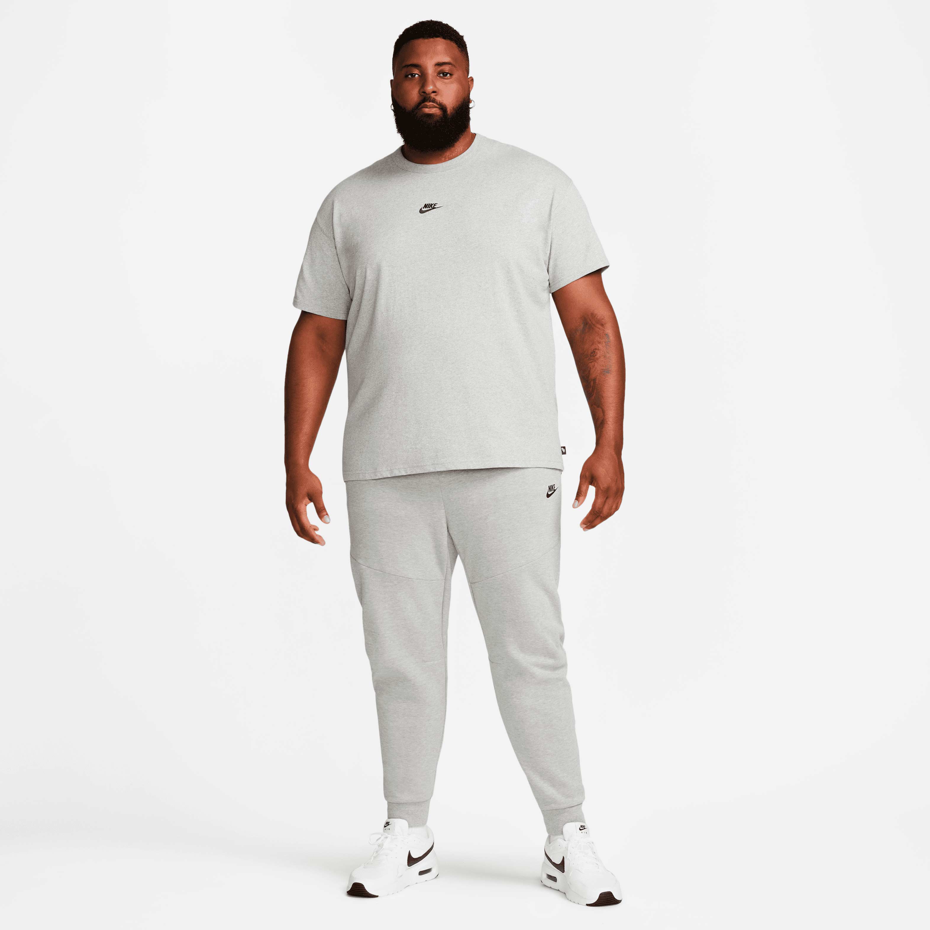 Nike Camiseta Sportswear Premium Essentials