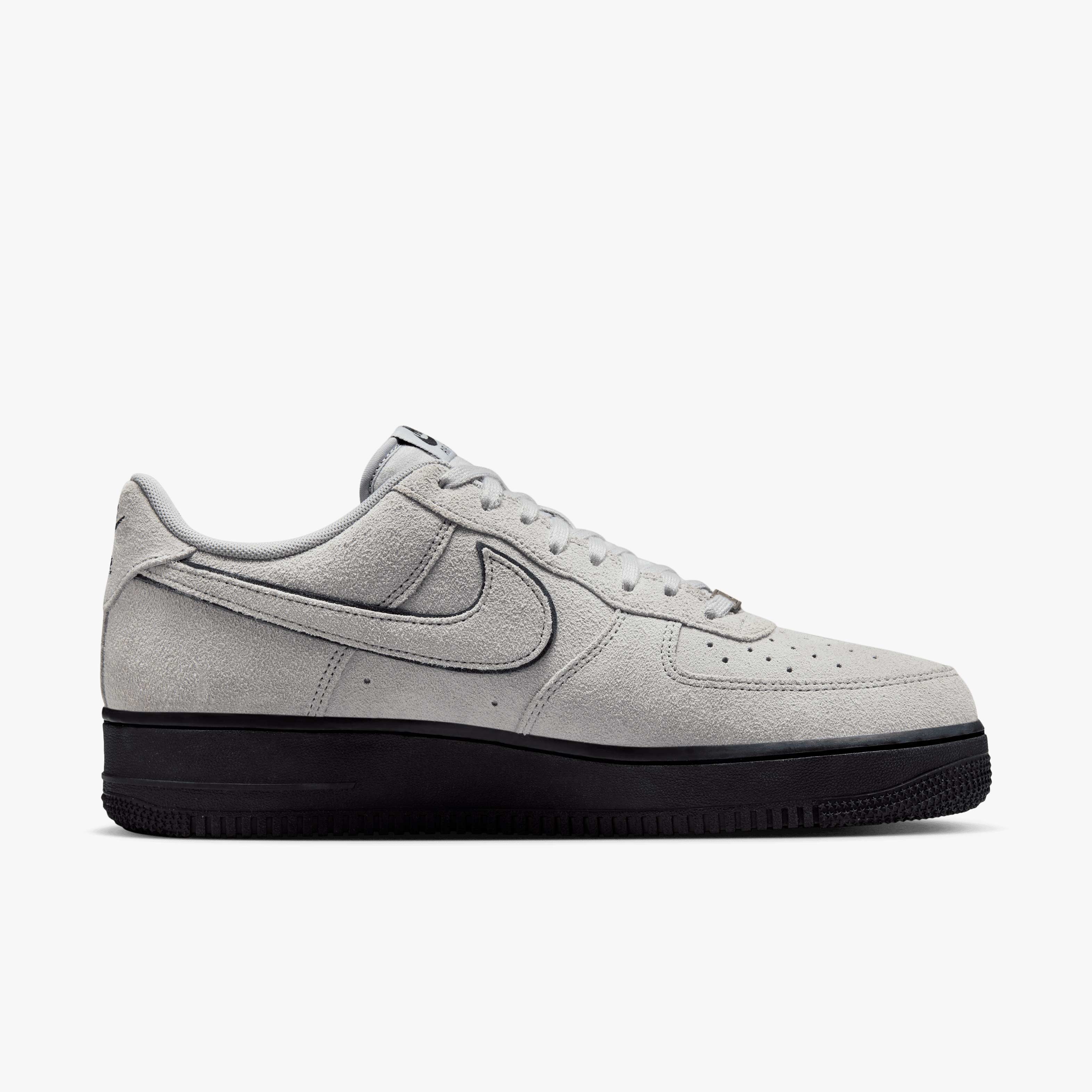 Nike Air Force 1 '07 LV8