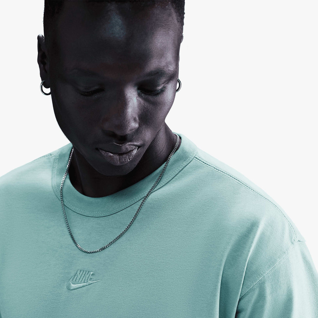 Nike Camiseta Sportswear Premium Essentials