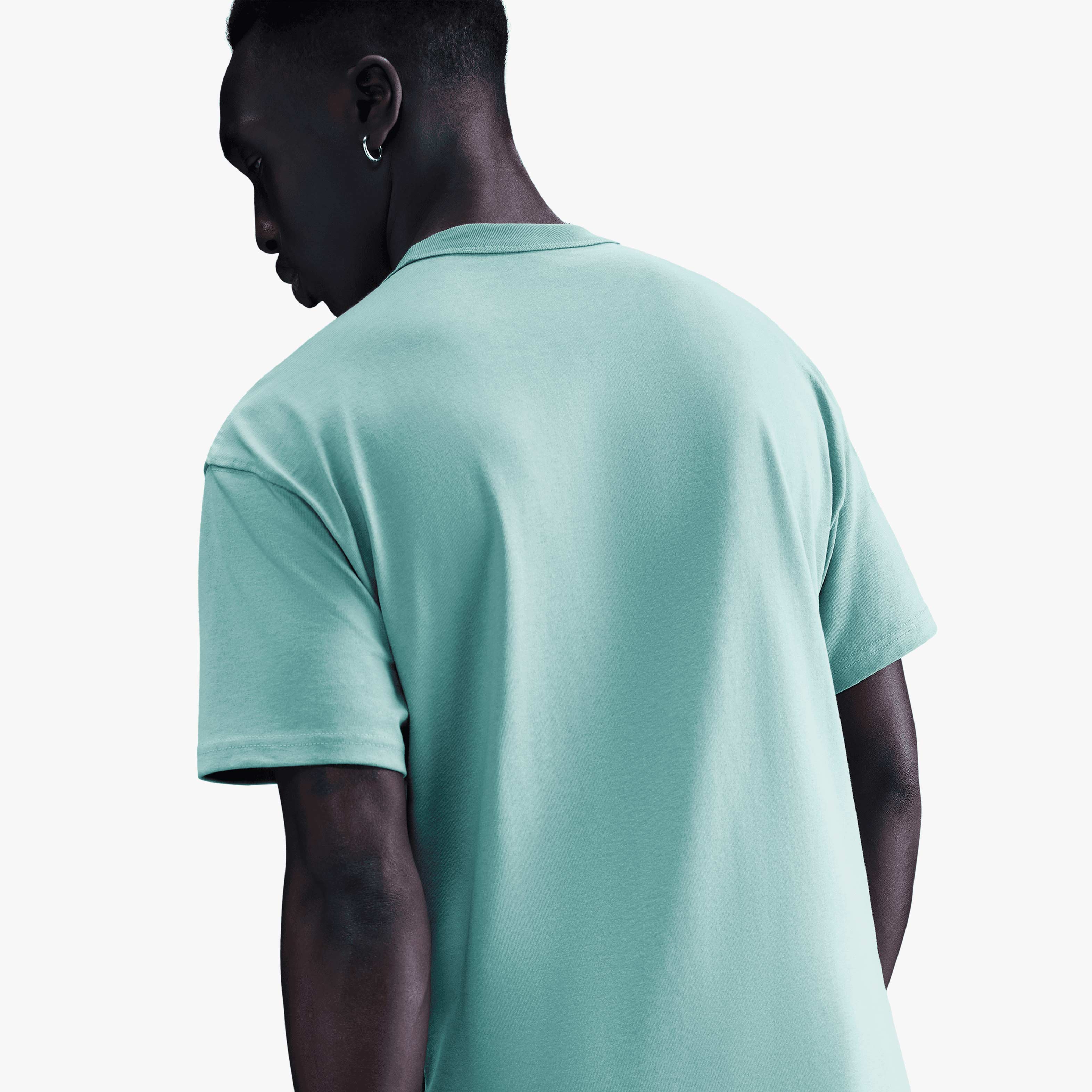 Nike Camiseta Sportswear Premium Essentials