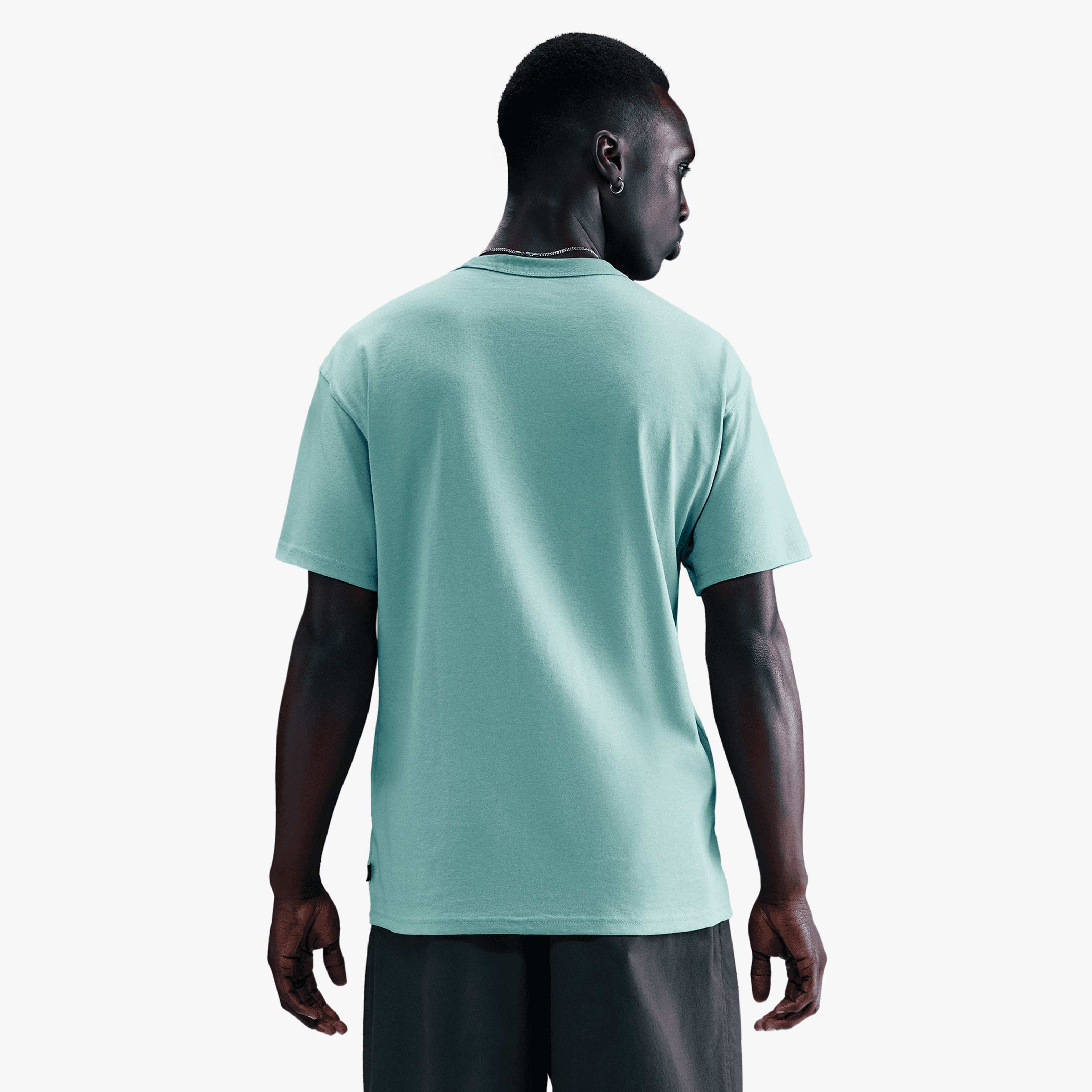 Nike Camiseta Sportswear Premium Essentials