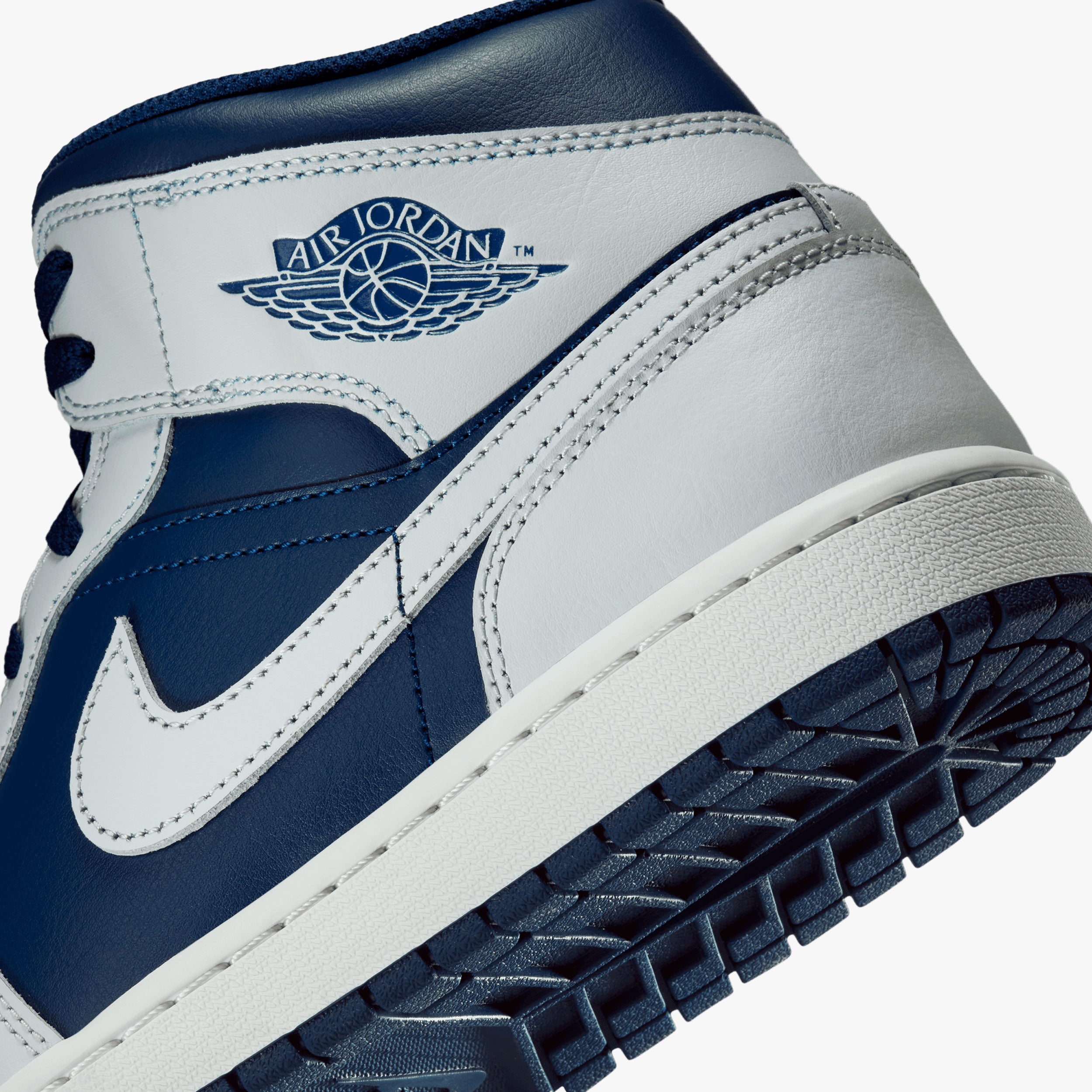 Air Jordan 1 Mid