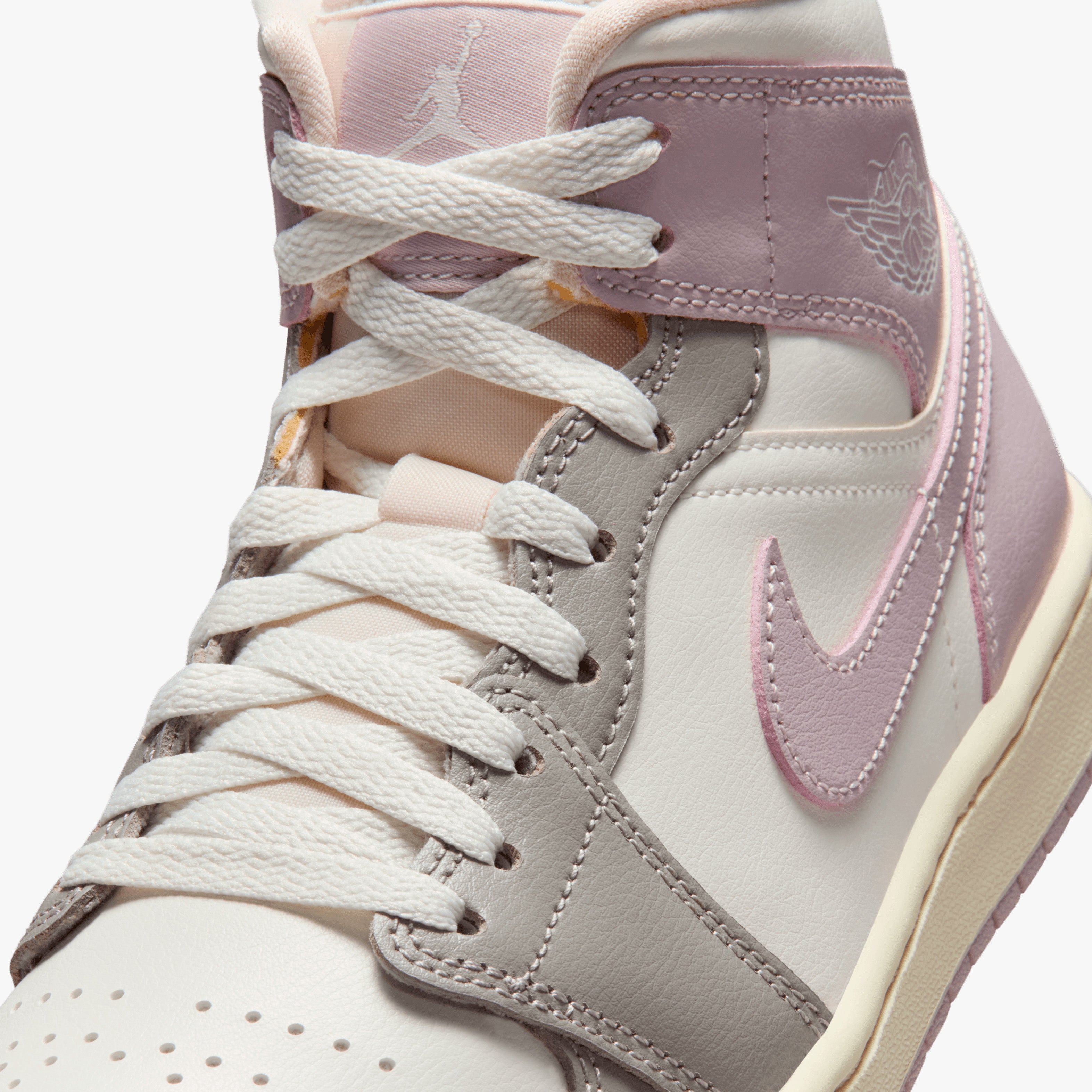 Air Jordan 1 Mid
