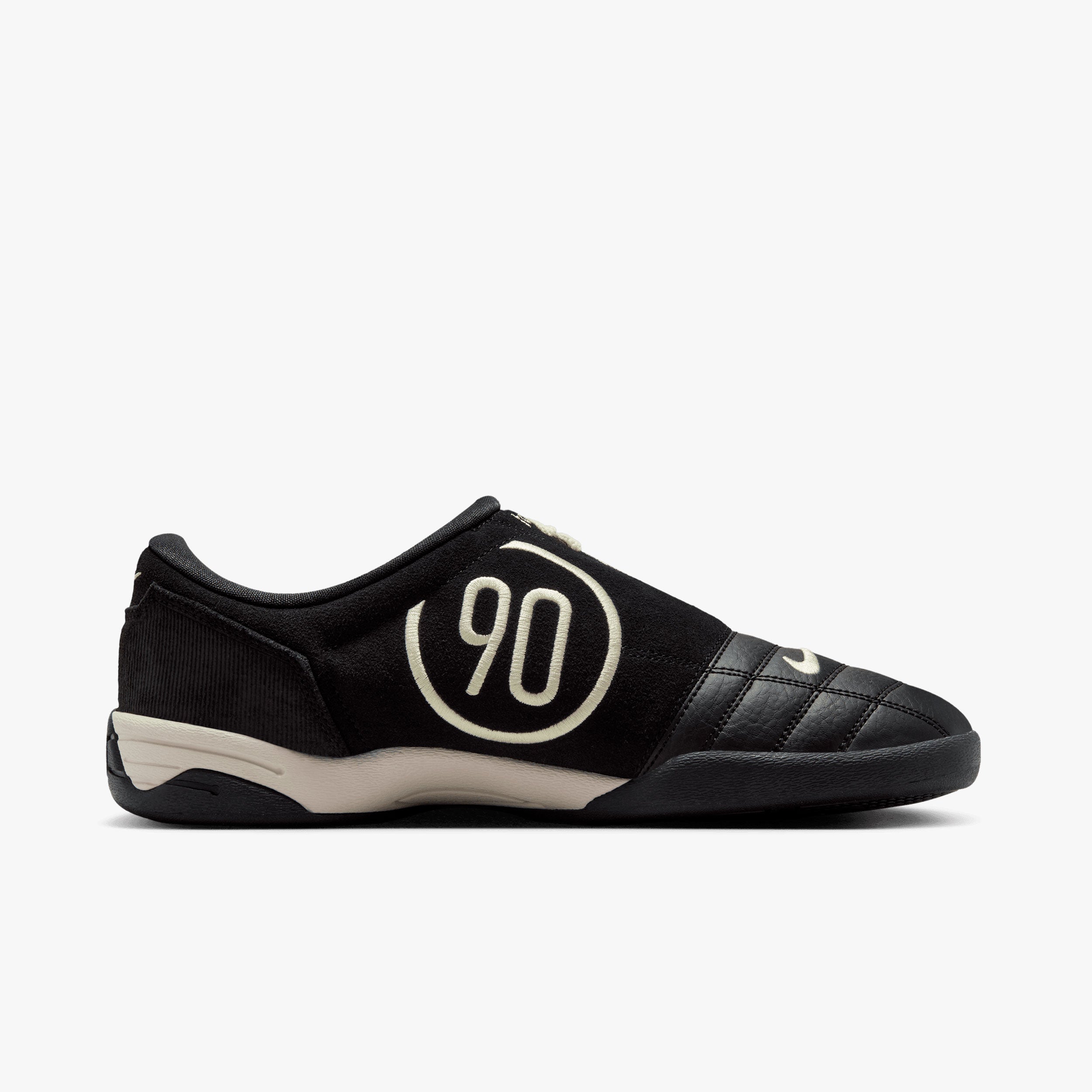 Nike Total 90
