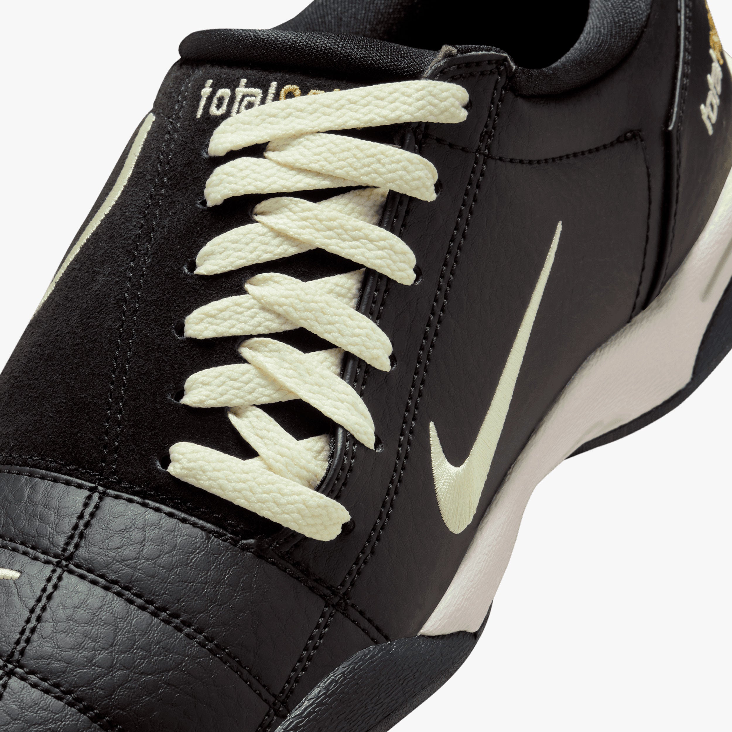 Nike Total 90