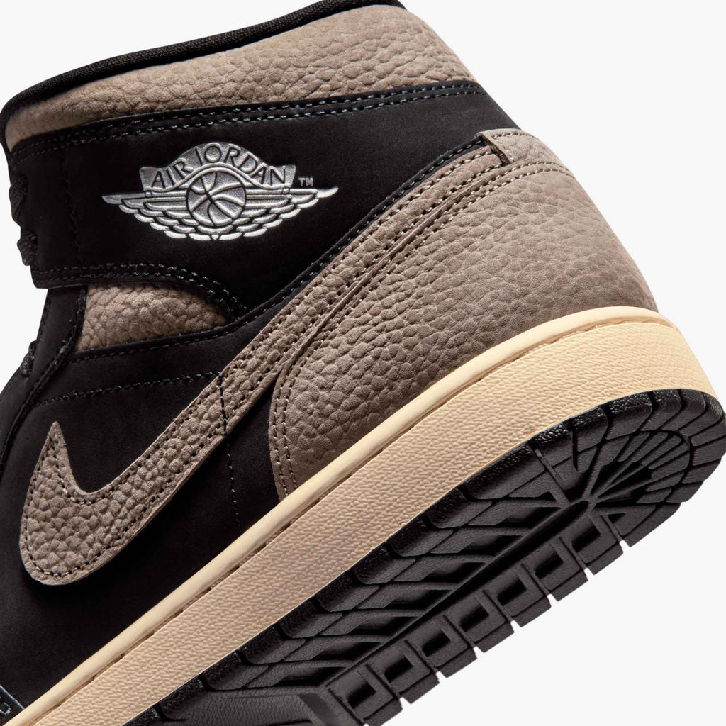 Air Jordan 1 Mid SE