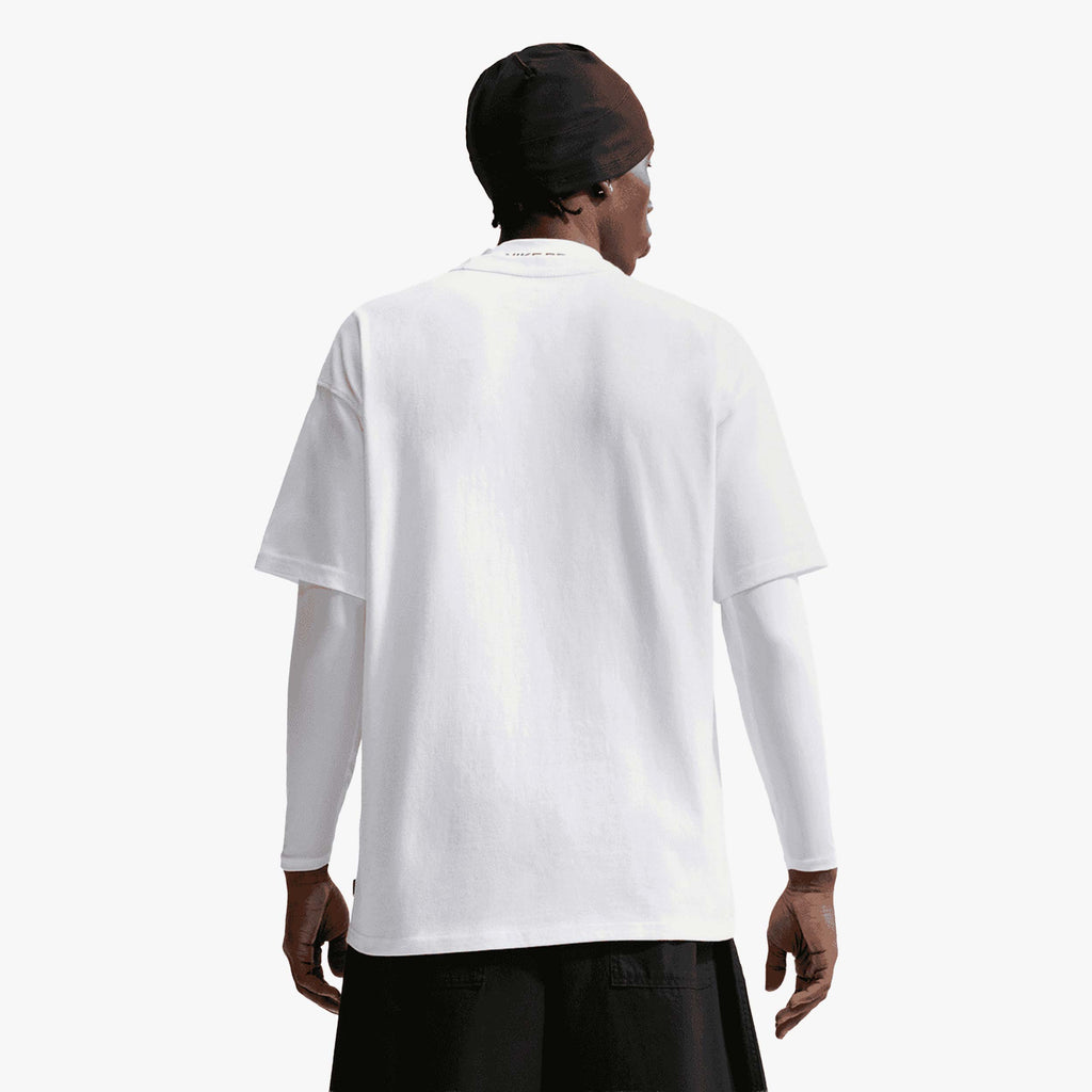 Nike Camiseta Sportswear Premium Essentials
