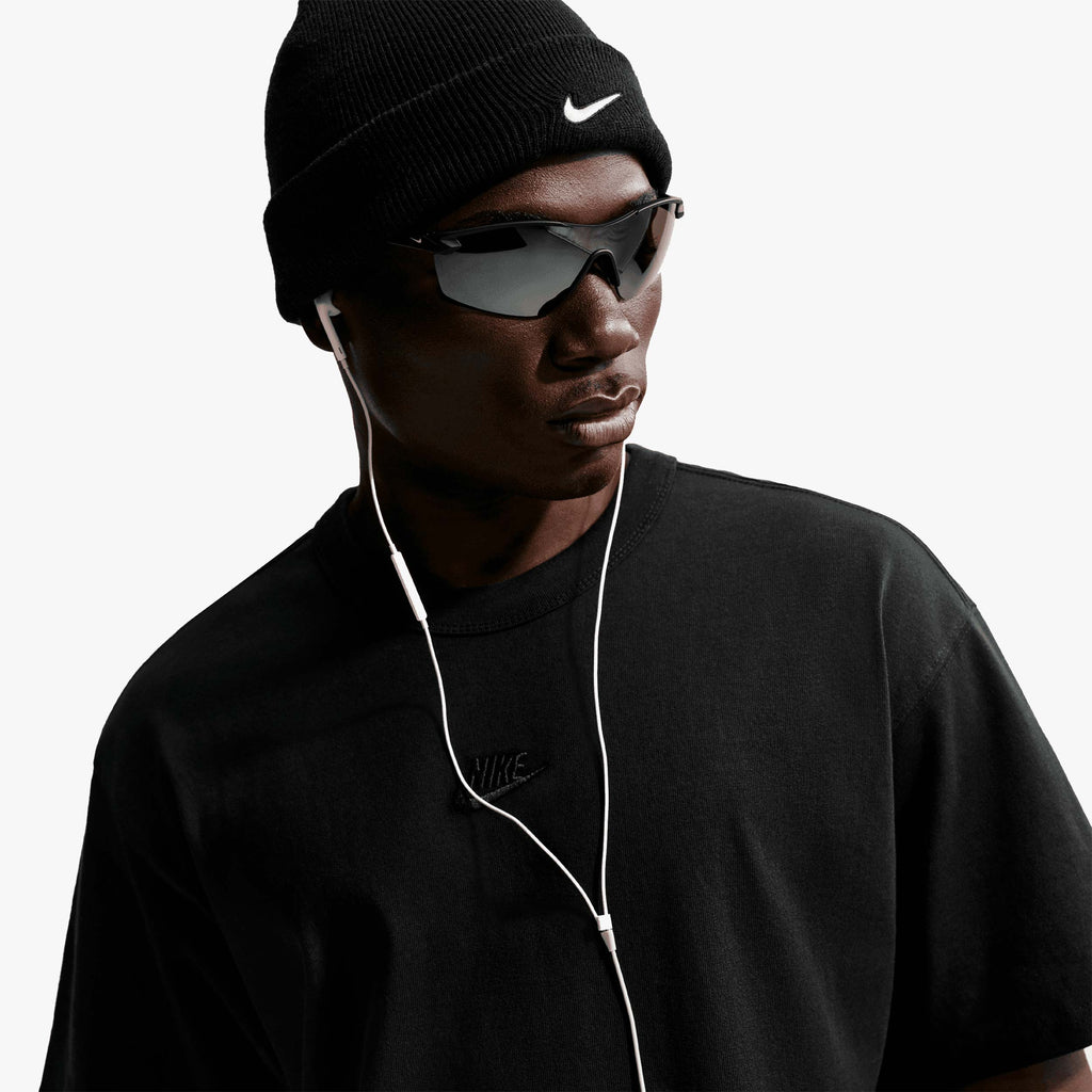 Nike Camiseta Sportswear Premium Essentials