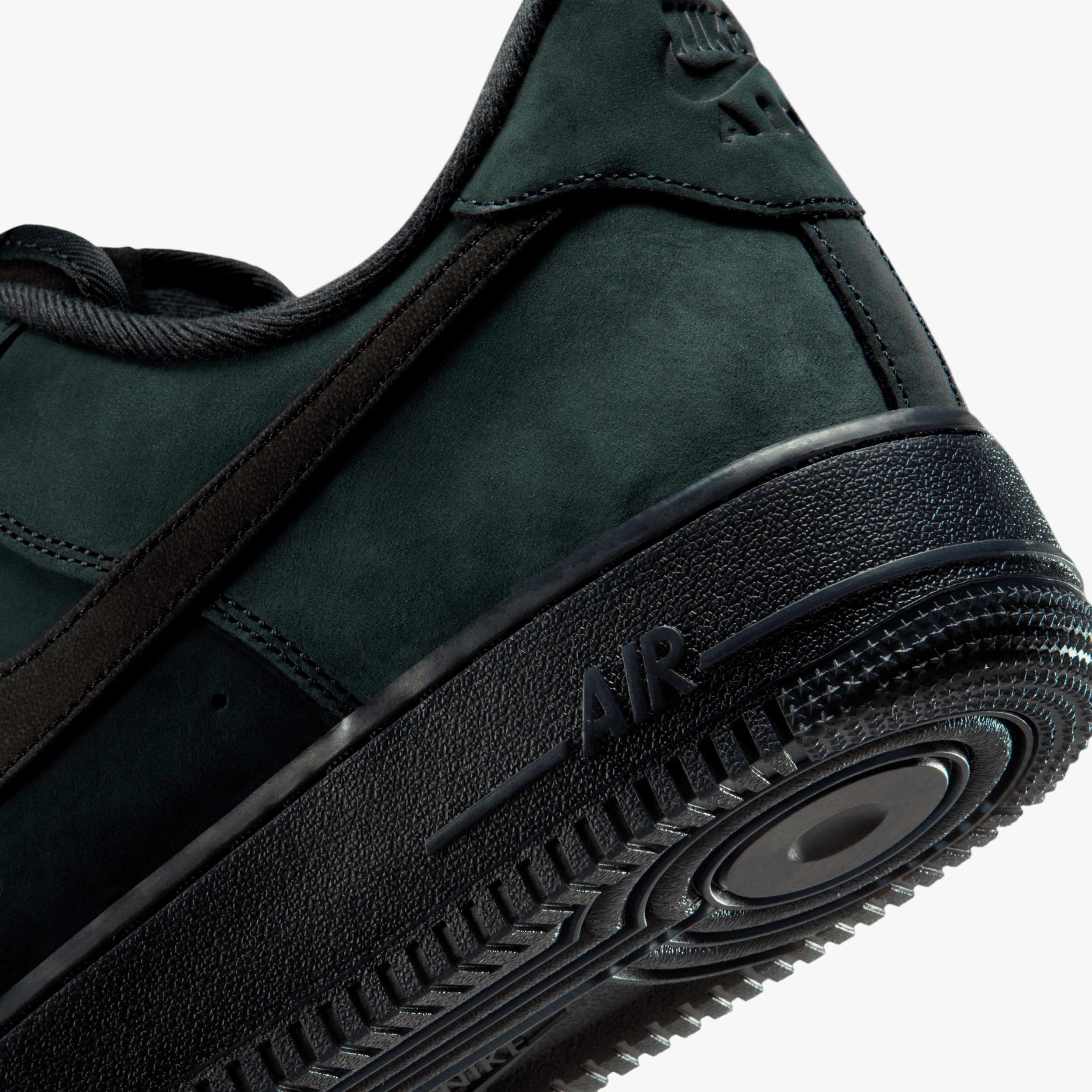 Nike Air Force 1 07 WB