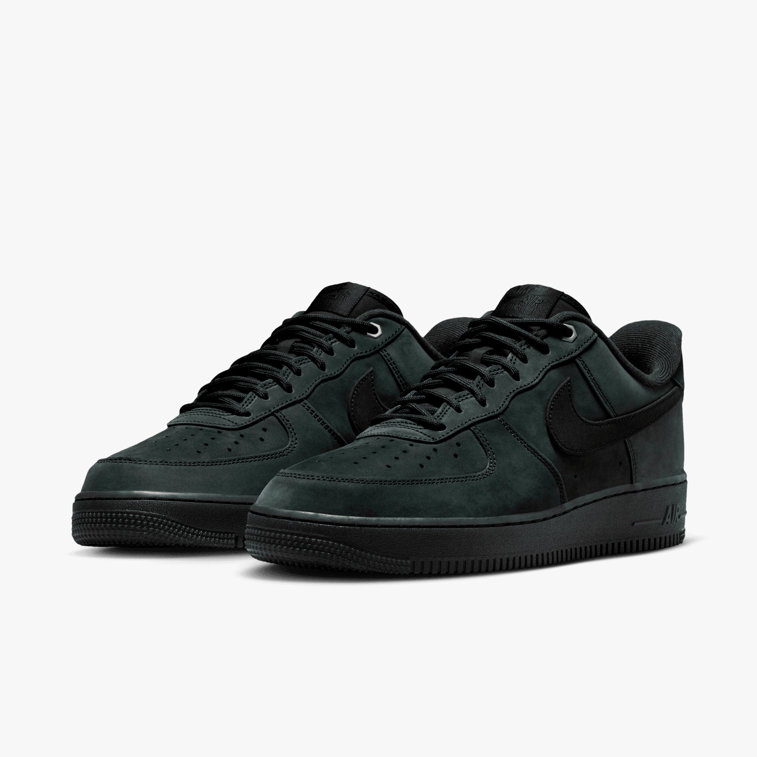 Nike Air Force 1 07 WB
