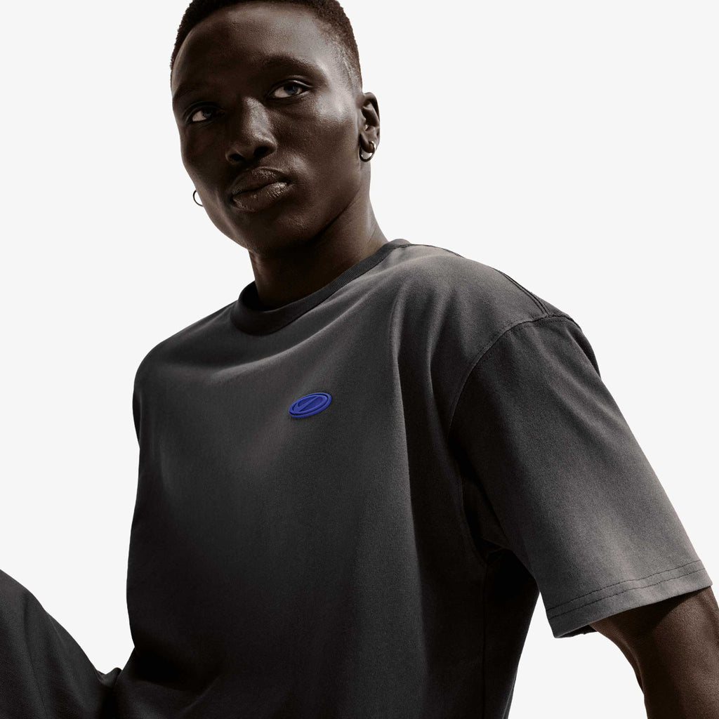 Nike Camiseta Sportswear Premium Essentials
