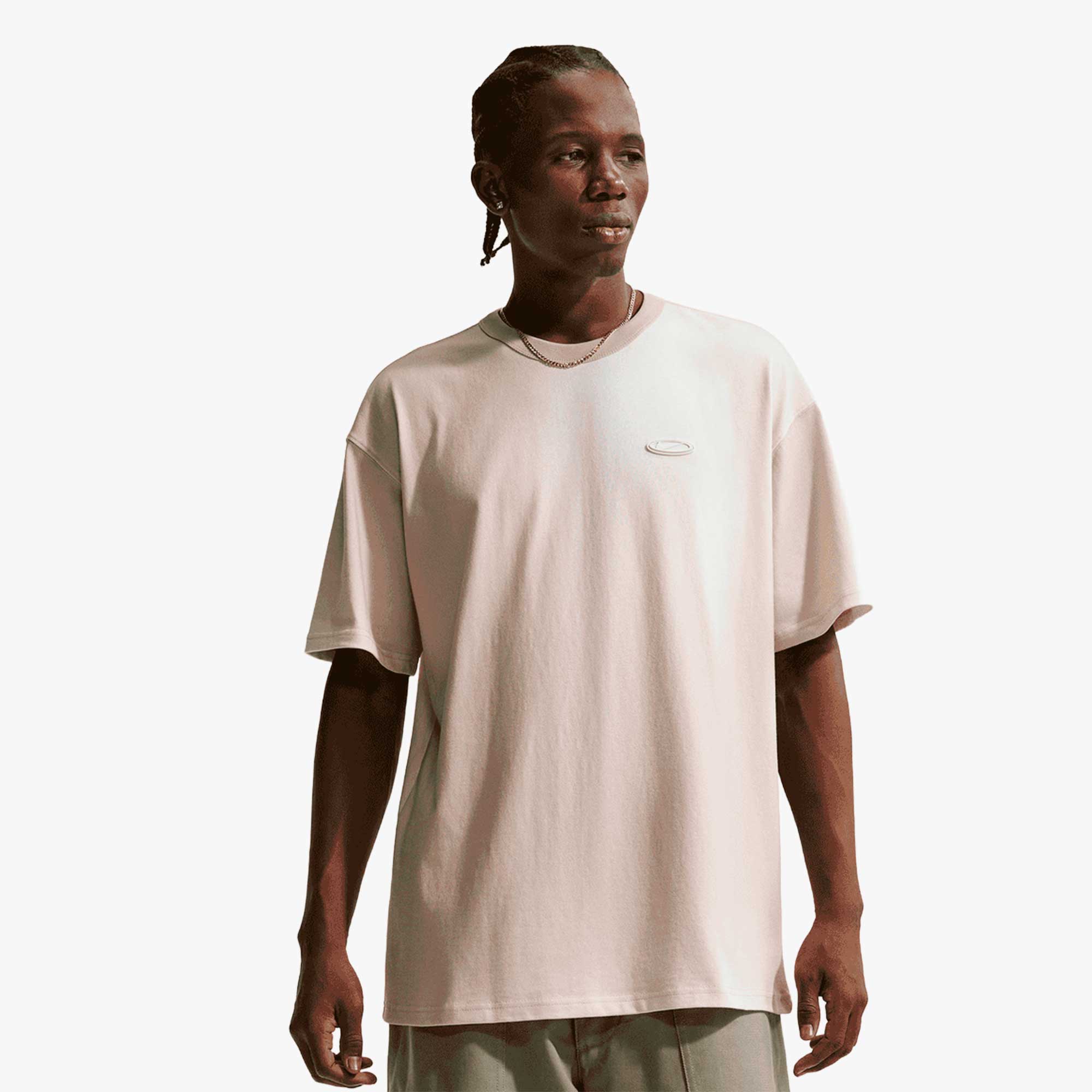 Nike Camiseta Sportswear Premium Essentials