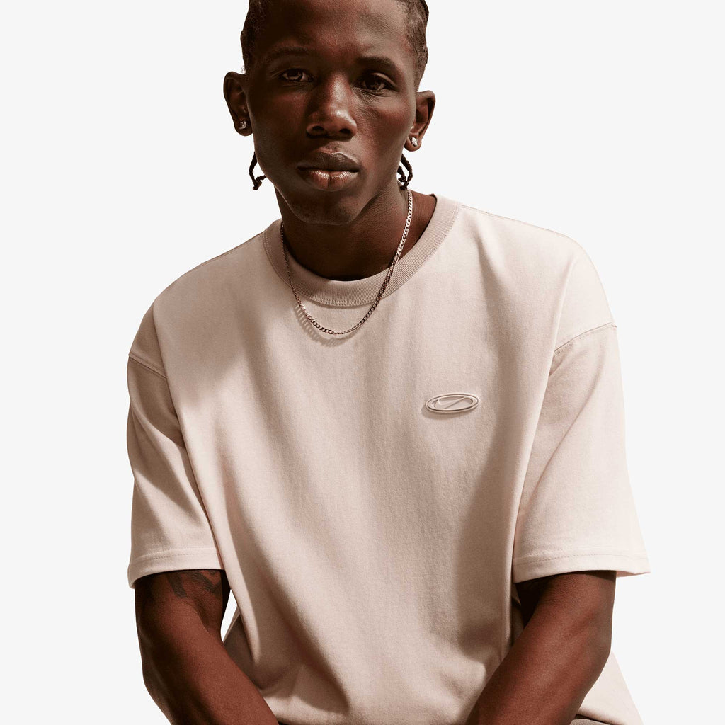Nike Camiseta Sportswear Premium Essentials