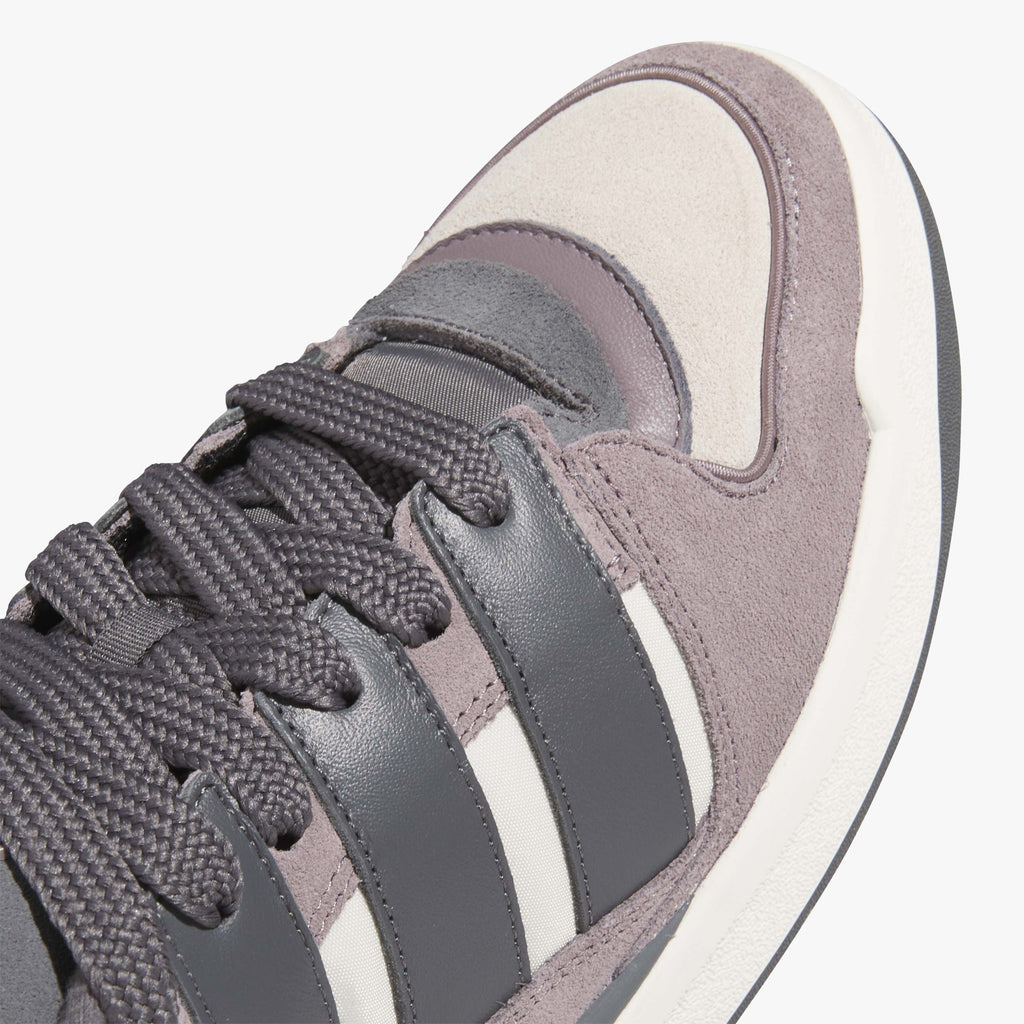 Adidas Forum2000