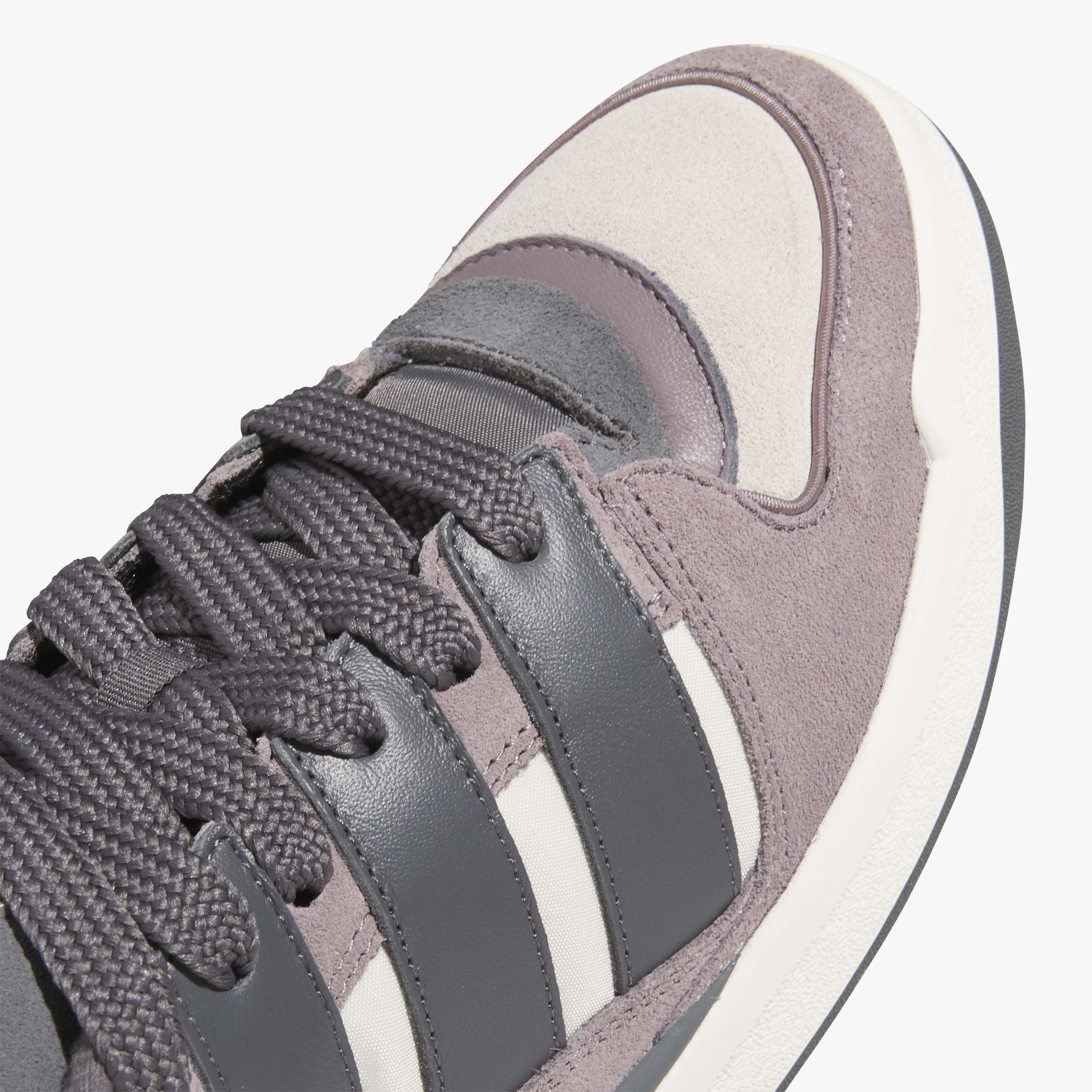Adidas Forum2000