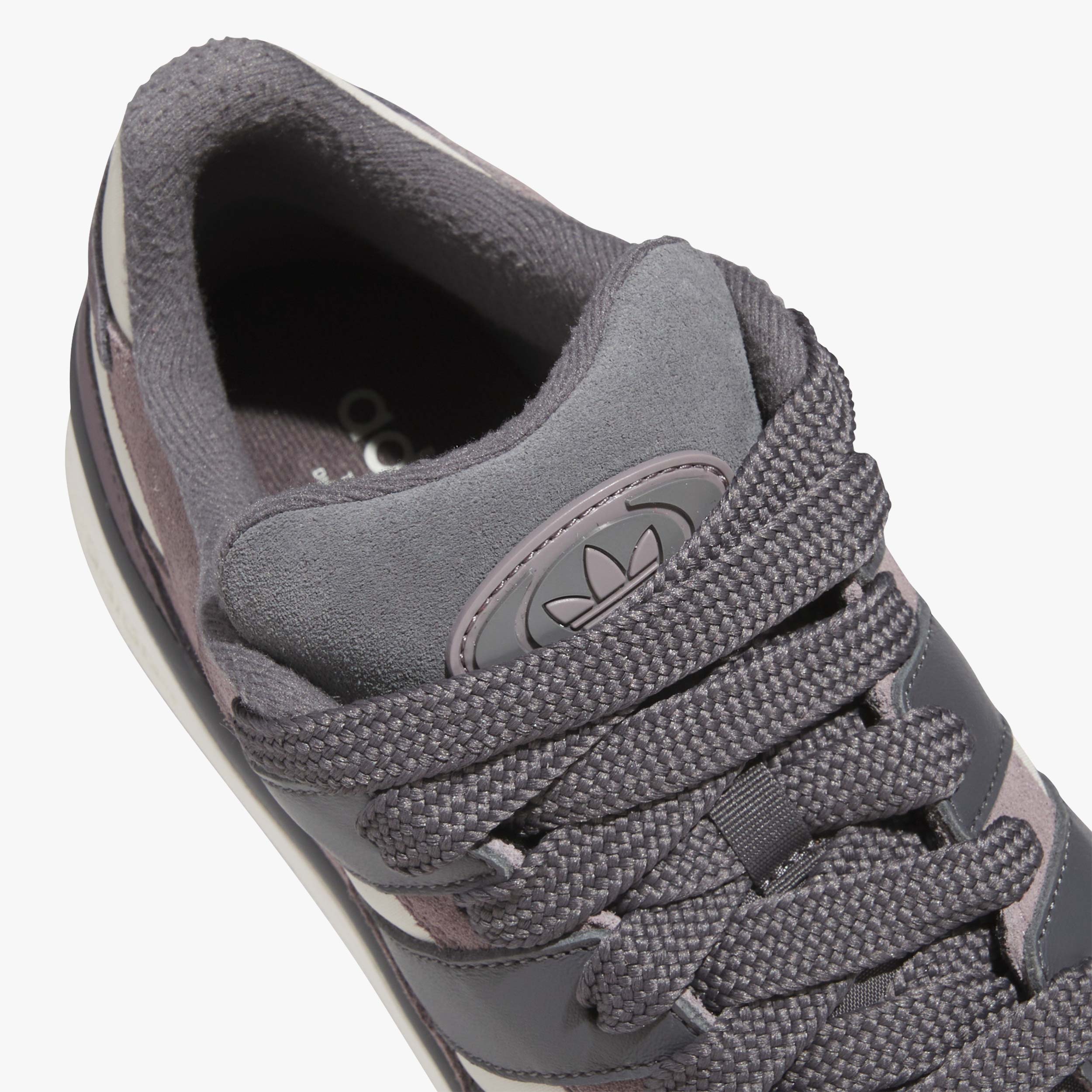 Adidas Forum2000