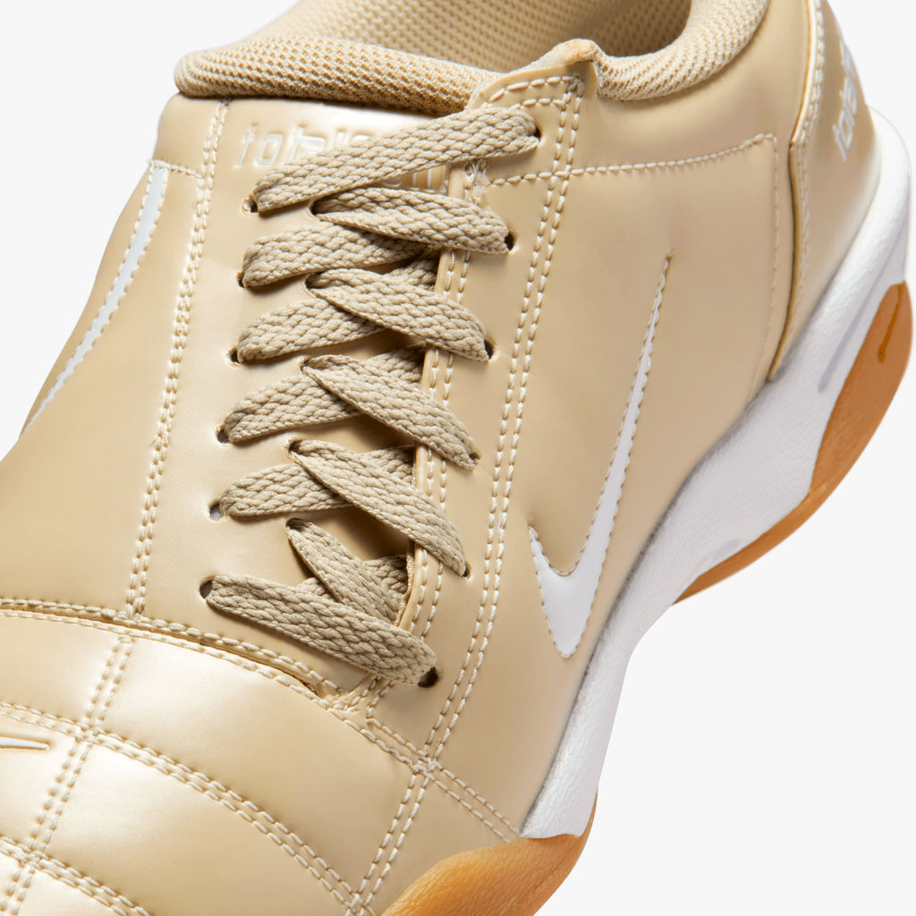 Nike Total 90