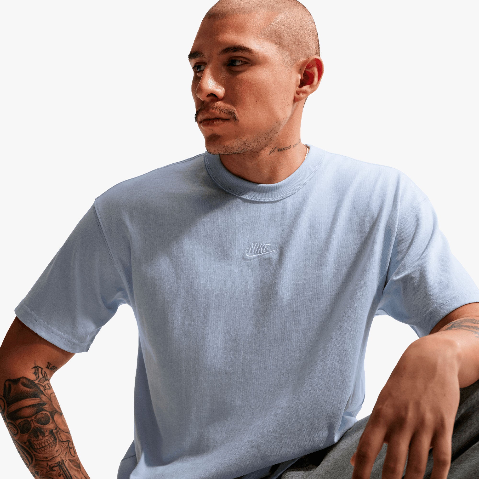 Nike Camiseta Sportswear Premium Essentials