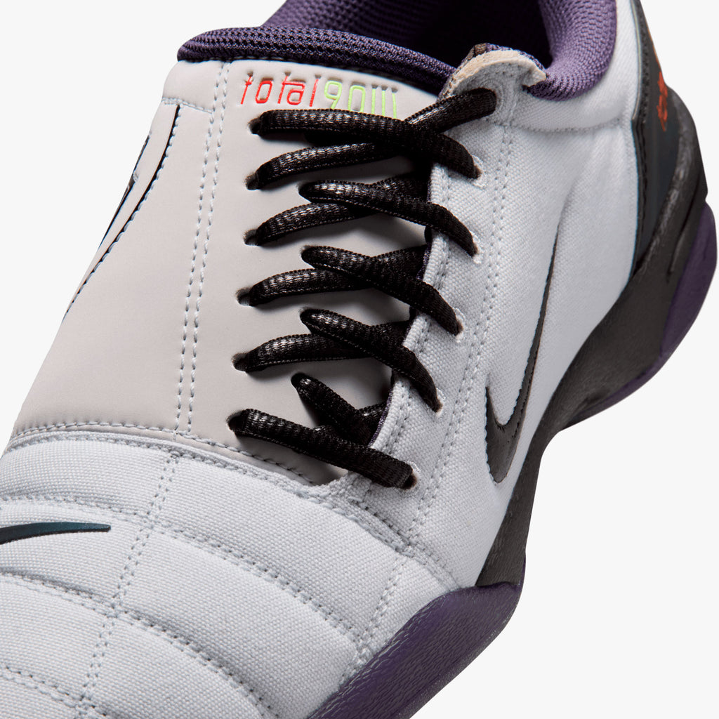 Nike Total 90 SE