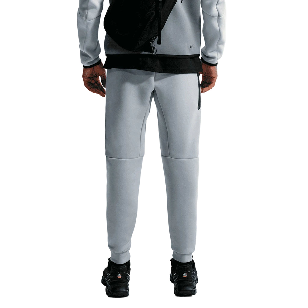 Nike Pantalón Tech Fleece