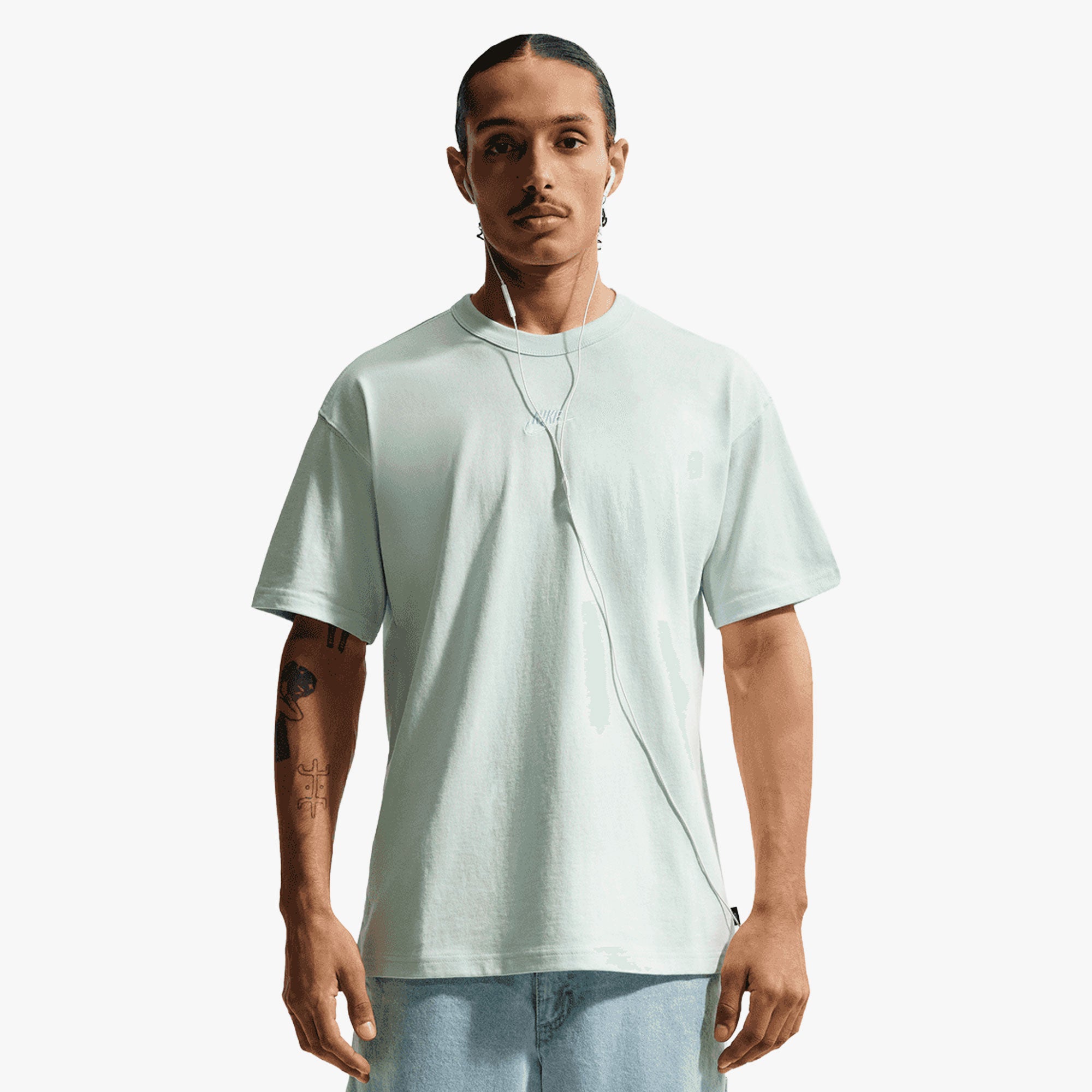 Nike Camiseta Sportswear Premium Essentials