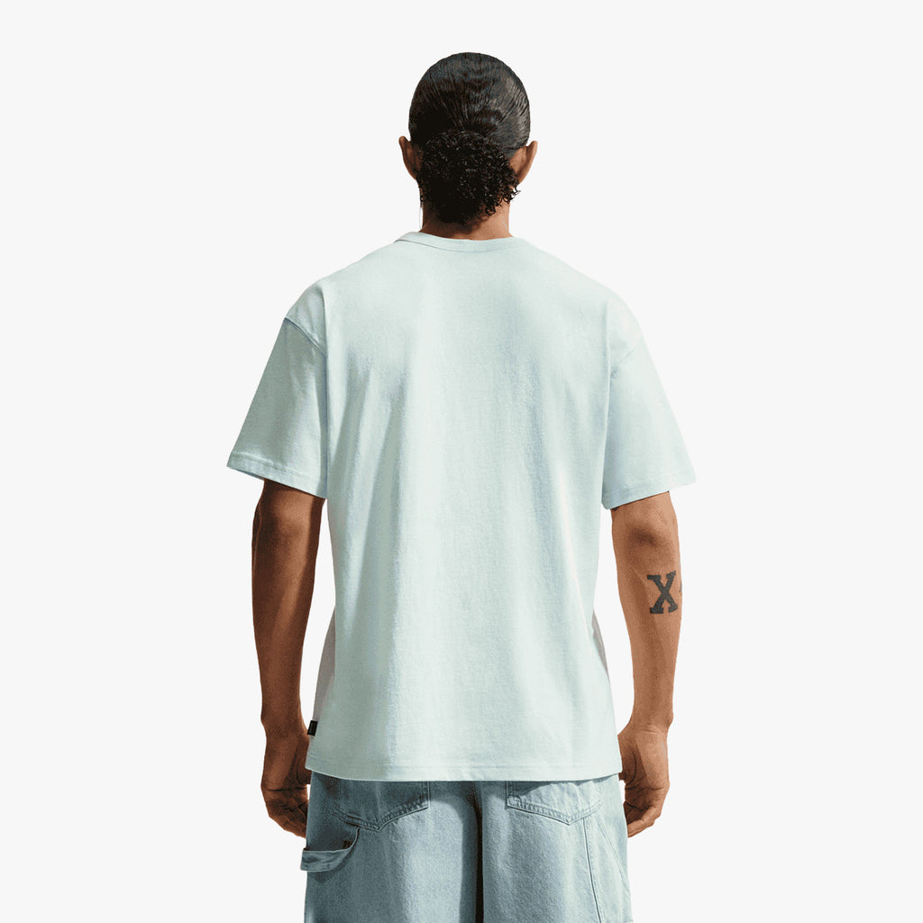 Nike Camiseta Sportswear Premium Essentials