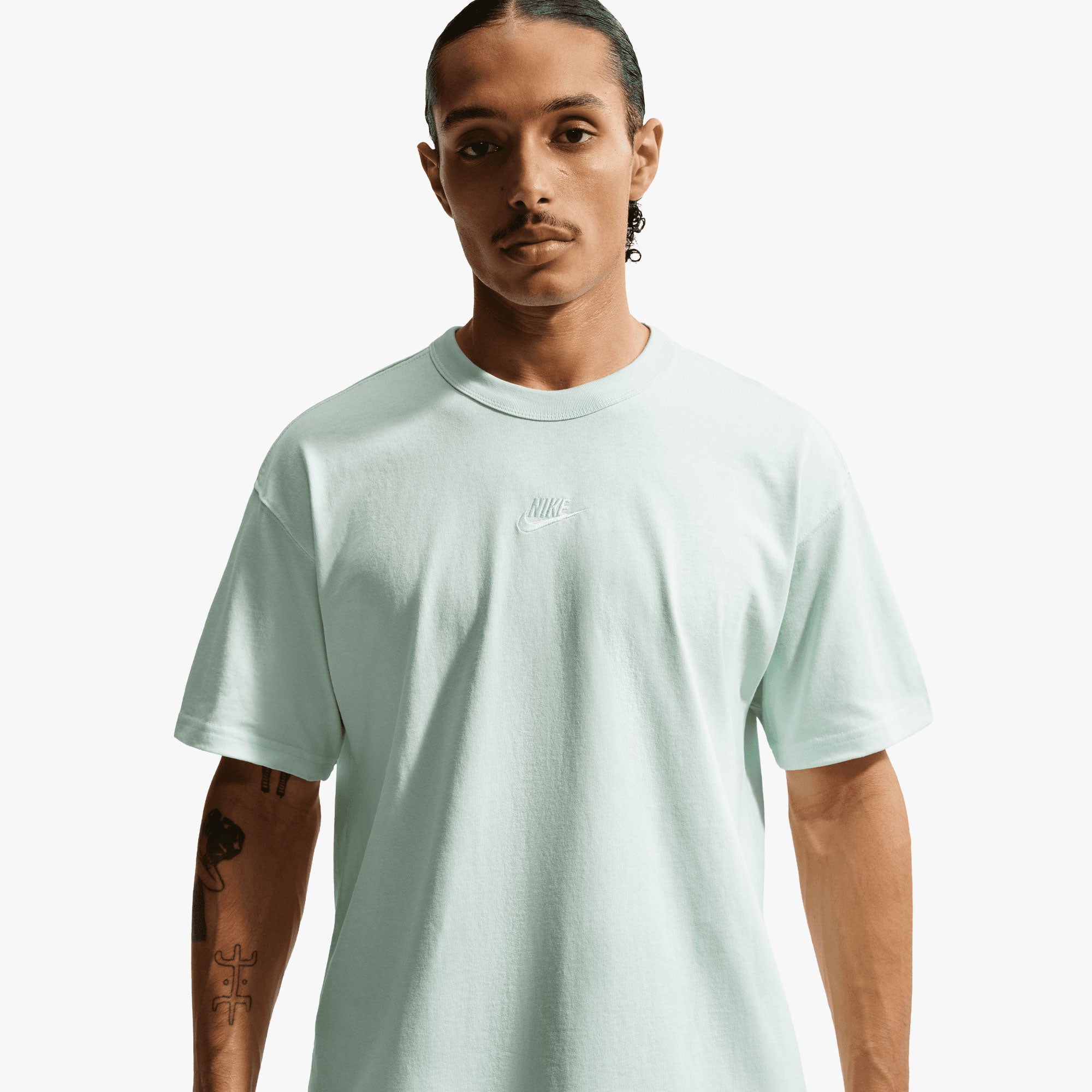 Nike Camiseta Sportswear Premium Essentials