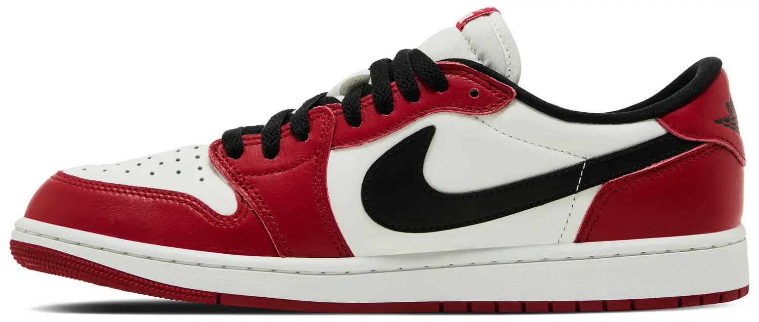 Air Jordan 1 Retro Low OG 'Chicago' 2025