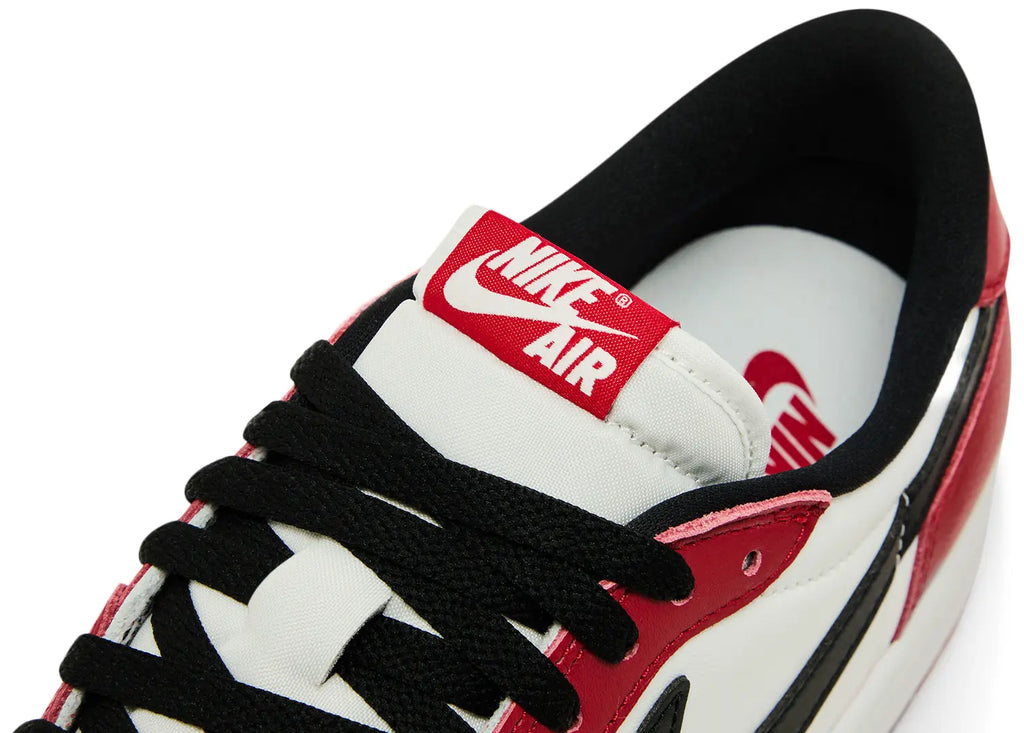 Air Jordan 1 Retro Low OG 'Chicago' 2025