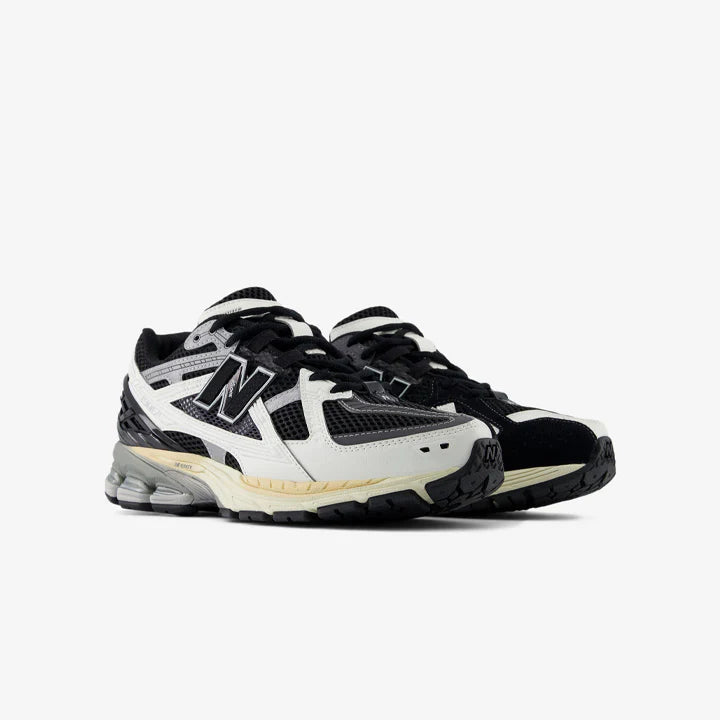 New Balance 1906U Black Sea Salt Magnet